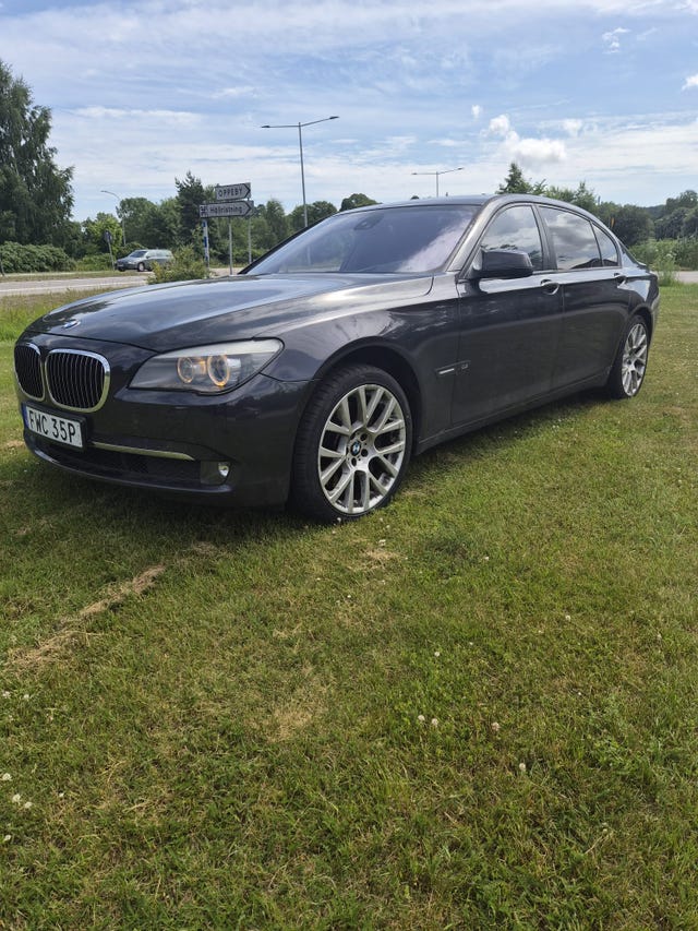BMW 760Li 2011