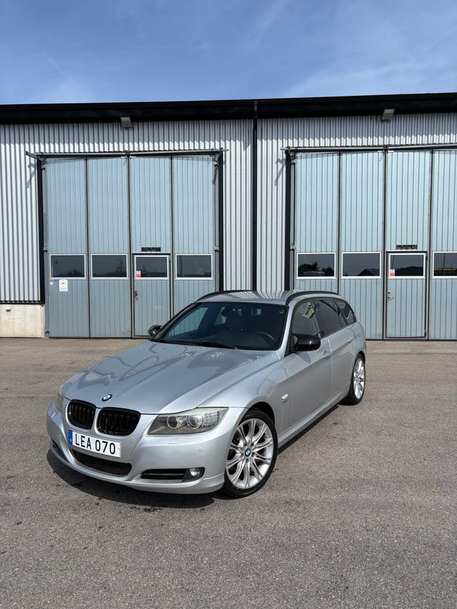 BMW 330d 2011