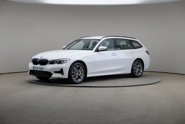 BMW 330e 2022
