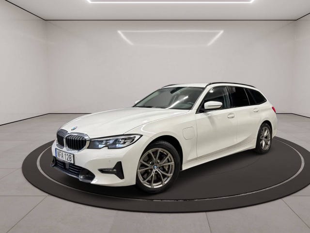 BMW 330e 2021