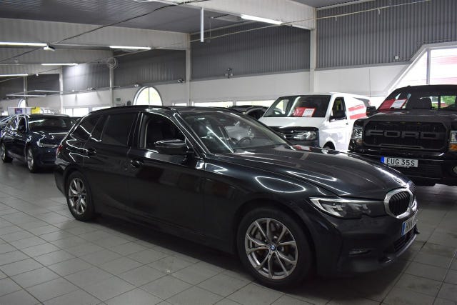 BMW 330e 2021