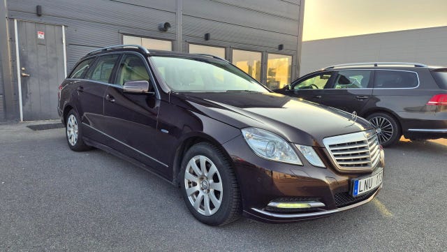 Mercedes-Benz E200 2011
