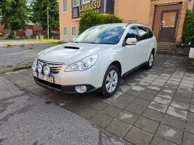 Subaru Outback 2011
