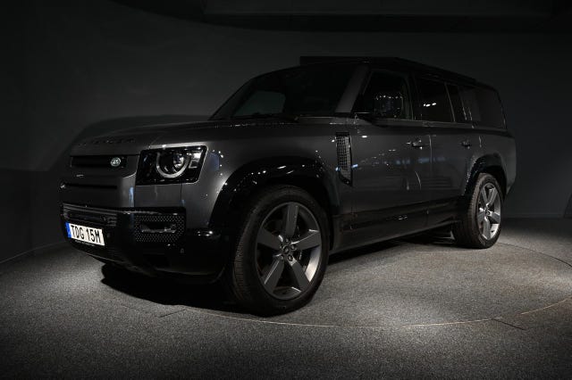Land Rover Defender 130 2025