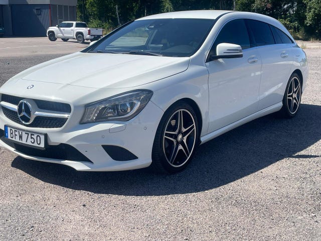 Mercedes-Benz CLA 220 2015