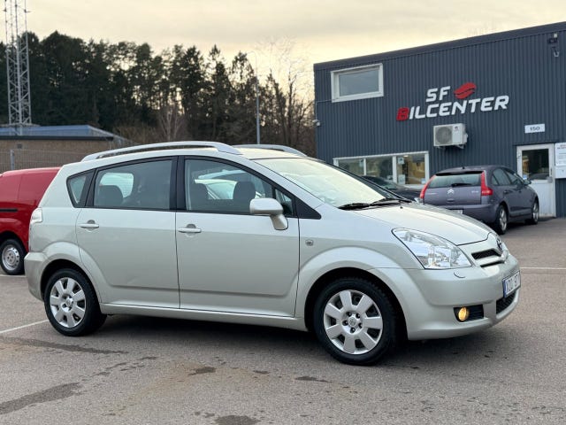 Toyota Corolla Verso 2005