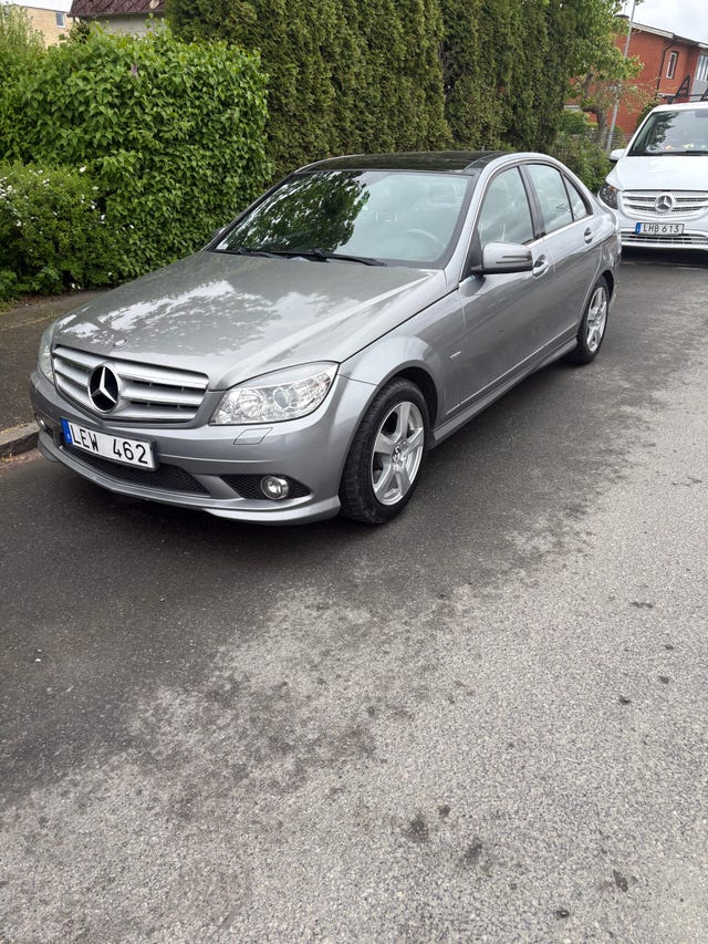 Mercedes-Benz C 180 2011