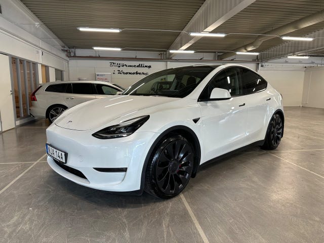 Tesla Model Y 2023