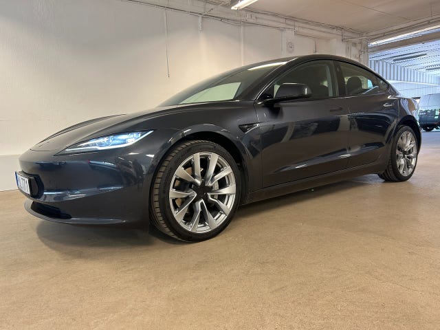 Tesla Model 3 2024