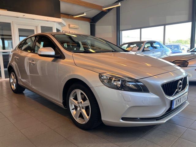 Volvo V40 2018