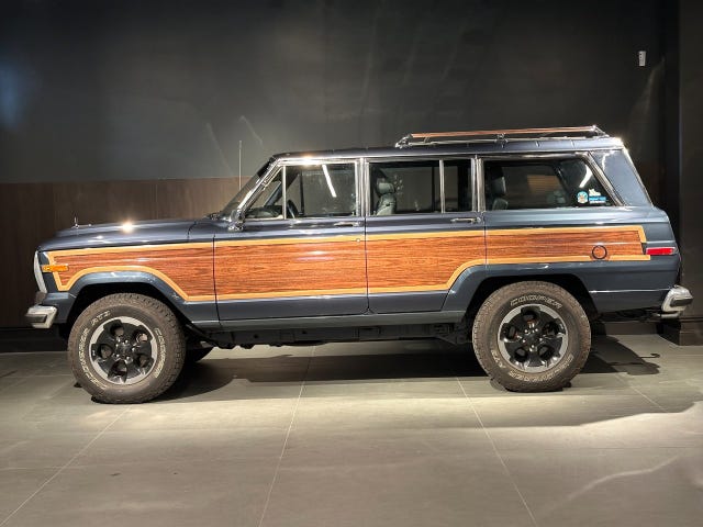 Jeep Wagoneer 2015