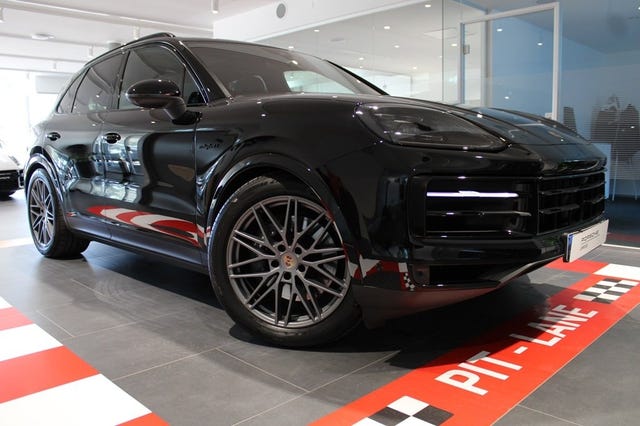 Porsche Cayenne 2025