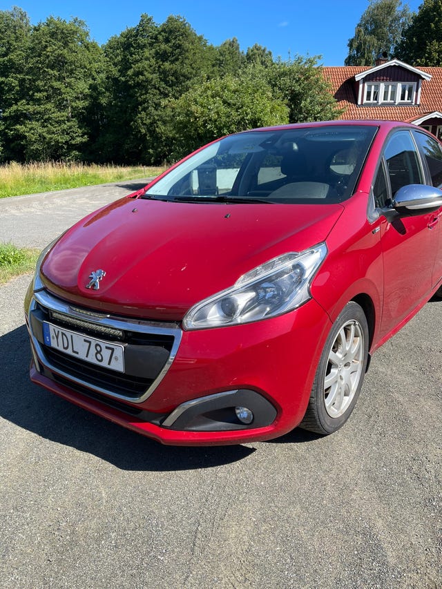Peugeot 208 2016