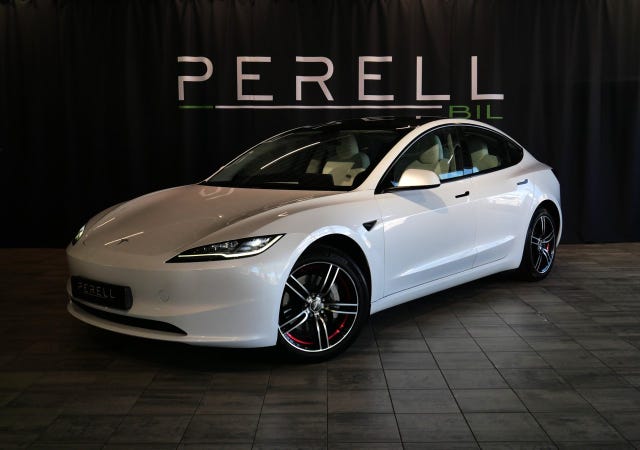 Tesla Model 3 2024