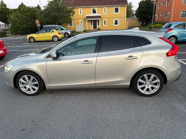 Volvo V40 2019