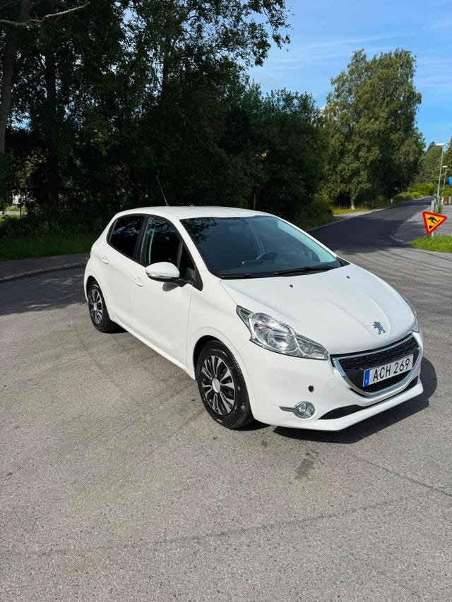 Peugeot 208 2015