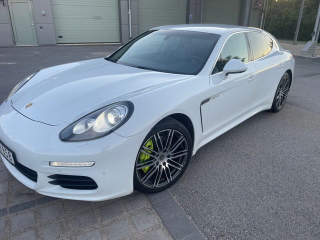 Porsche Panamera S 2016