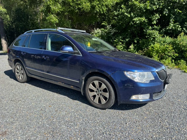 Skoda Superb 2011