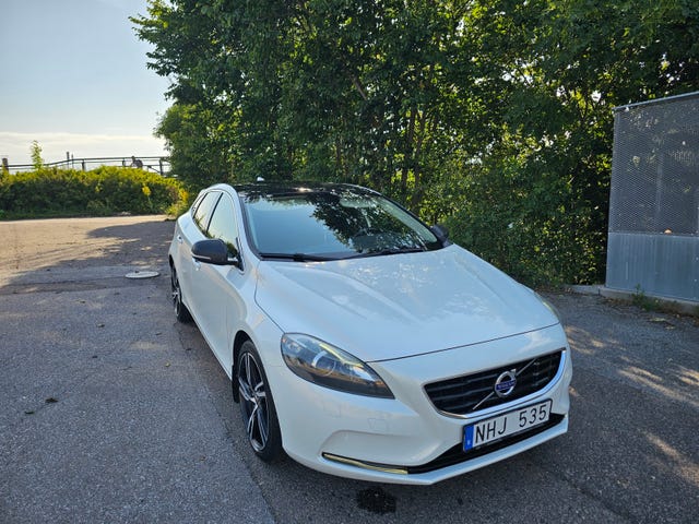 Volvo V40 2014