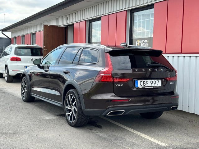 Volvo V60 Cross Country 2019 – bild 4