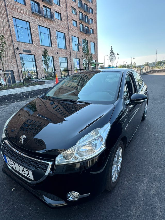 Peugeot 208 2015