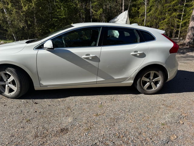 Volvo V40 2013 – bild 2
