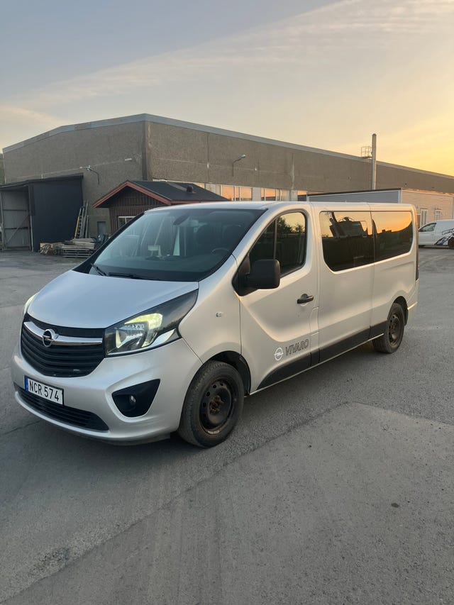 Opel Vivaro 2016