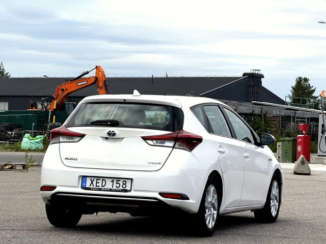 Toyota Auris — bild 5 av 12