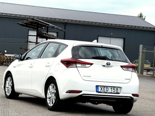 Toyota Auris — bild 8 av 12