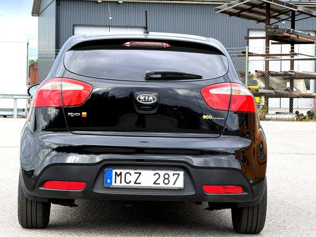 Kia Rio — bild 8 av 11