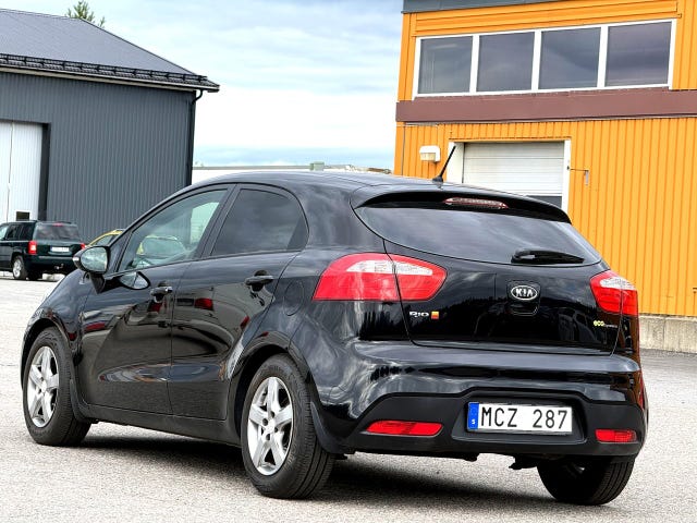 Kia Rio — bild 10 av 11