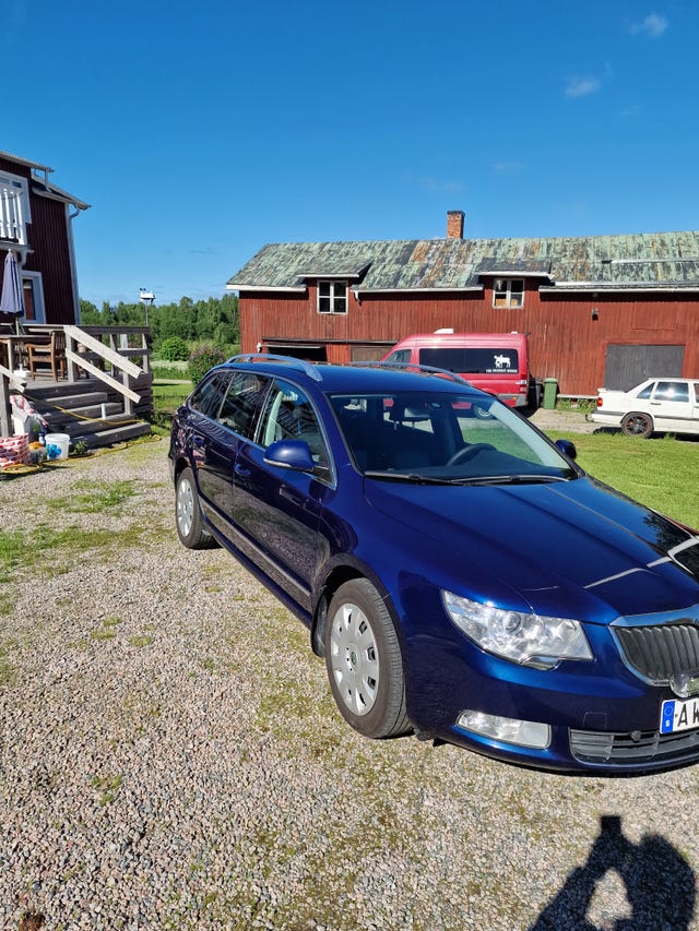 Skoda Superb 2011