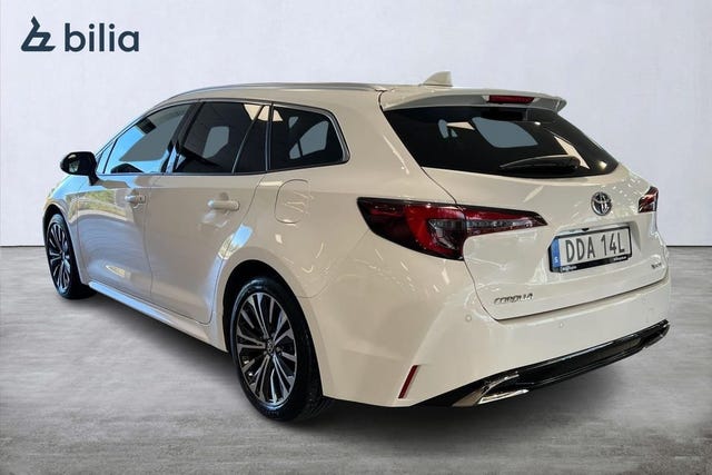 Toyota Corolla 2025 – bild 2