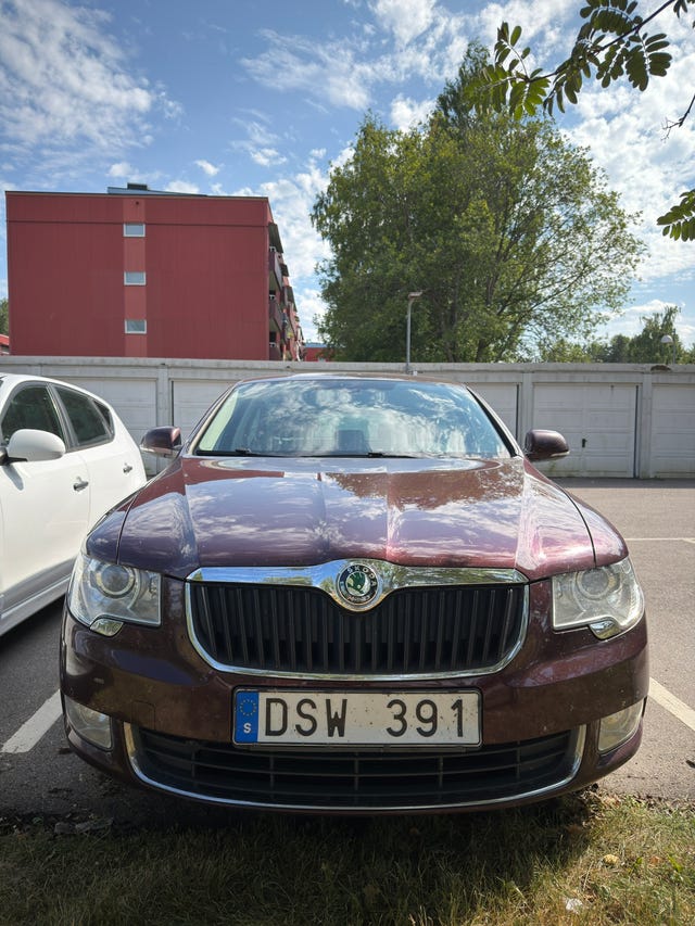 Skoda Superb 2011