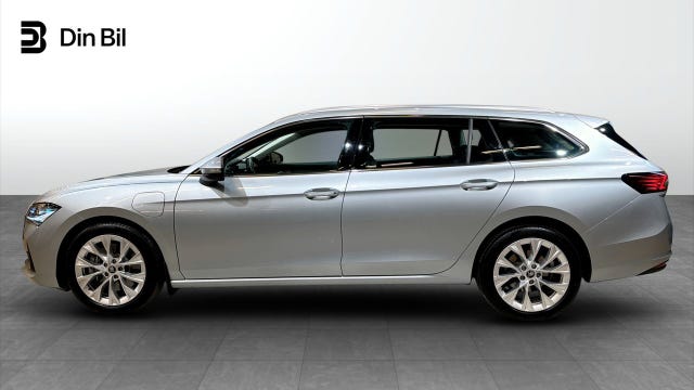 Skoda Superb 2025 – bild 2