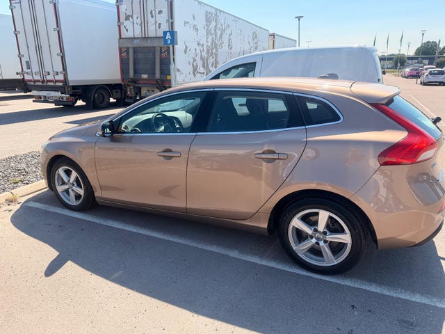 Volvo V40 2015