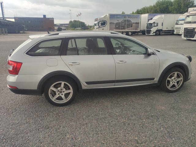 Skoda Octavia Scout 2016 – bild 2