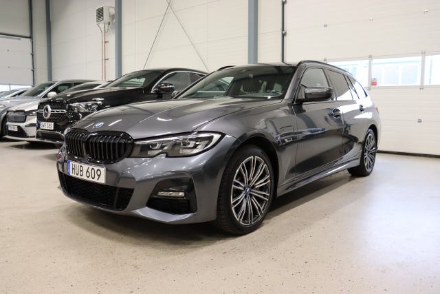 BMW 330e 2022