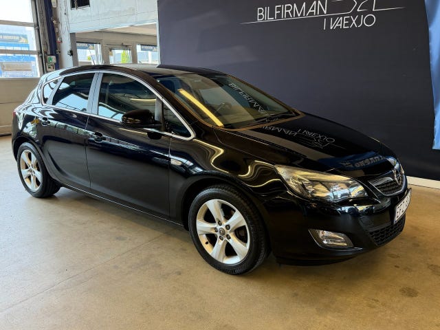 Opel Astra 2011