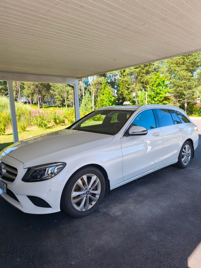 Mercedes-Benz C220 2019 – bild 2