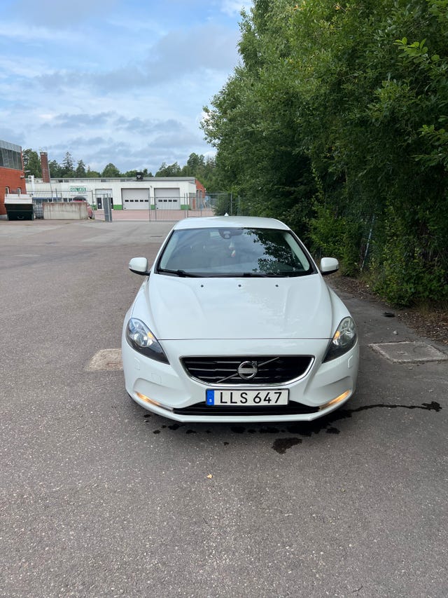 Volvo V40 2014