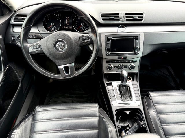Volkswagen Passat — bild 9 av 10