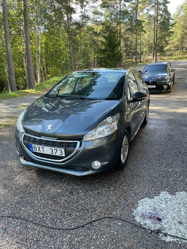 Peugeot 208 2013