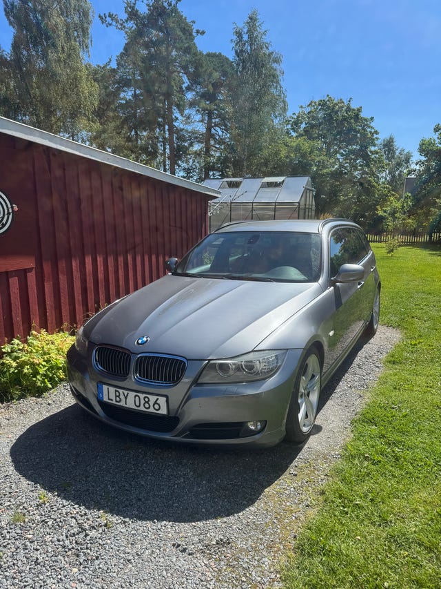 BMW 325i 2011
