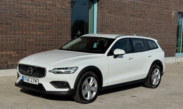 Volvo V60 Cross Country 2021