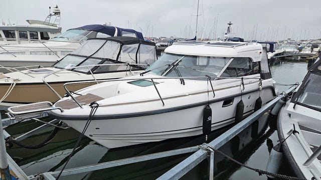 Aquador 25 HT - Mercruiser 4,5 L MPI