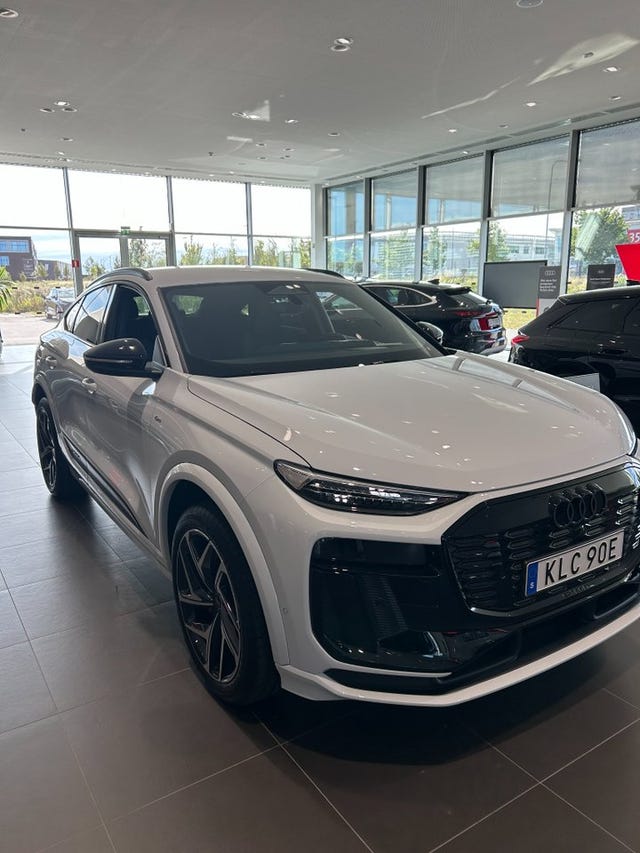 Audi Q6 e-tron 2026