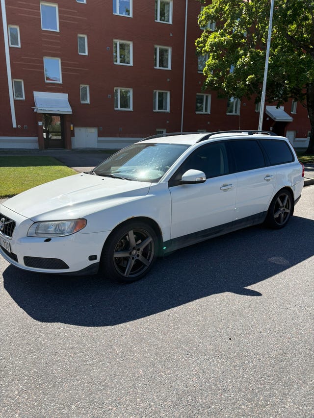 Volvo V70 2010