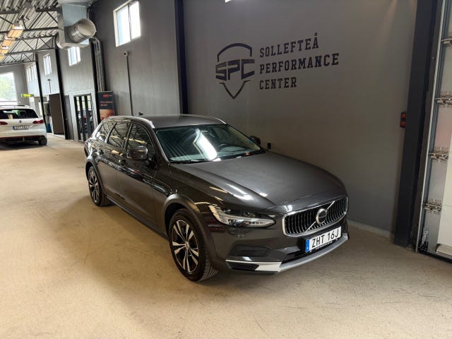 Volvo V90 Cross Country 2023