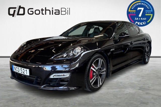 Porsche Panamera GTS 2013
